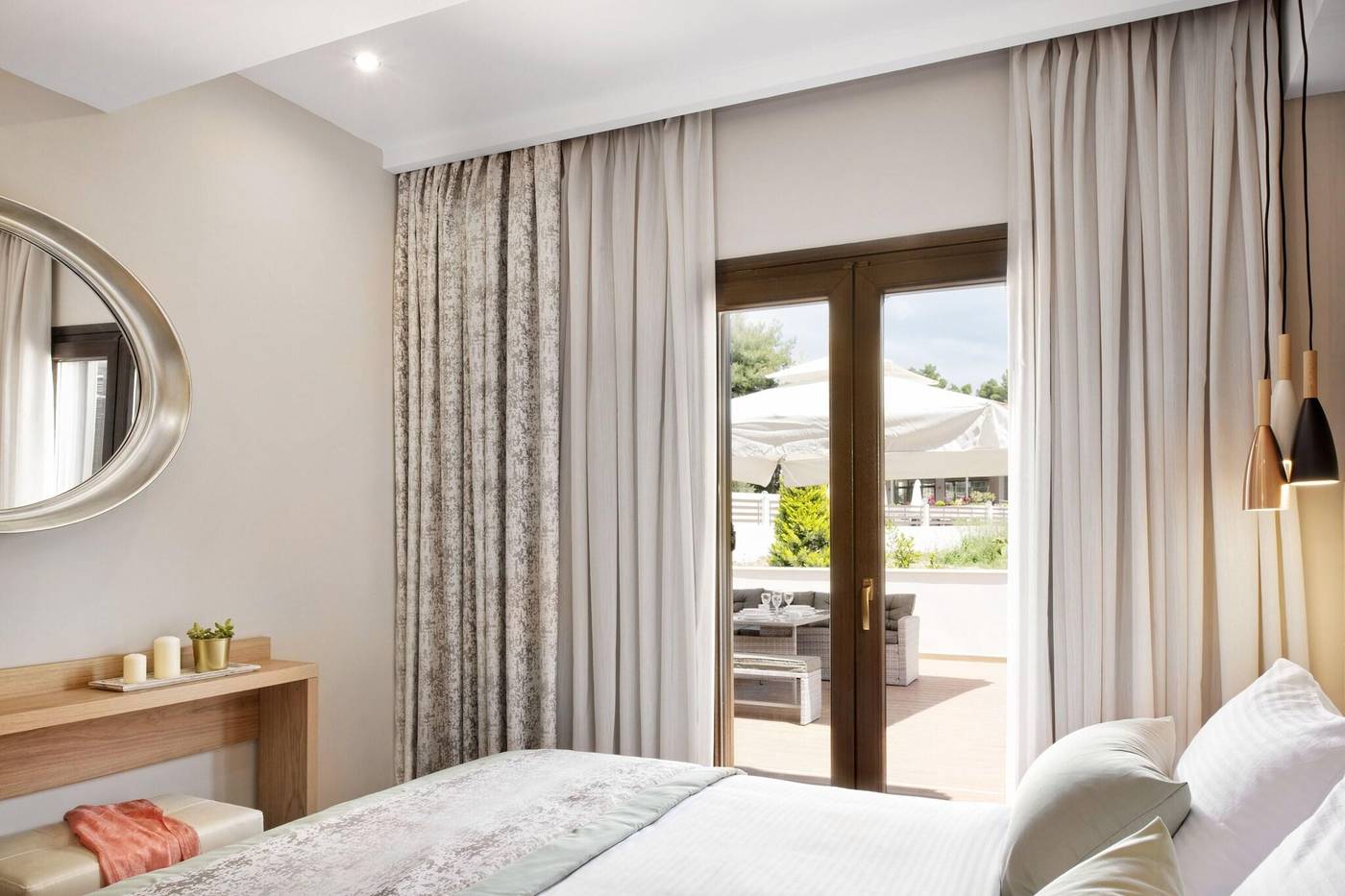 Simeon-Hotel-Lobby-28