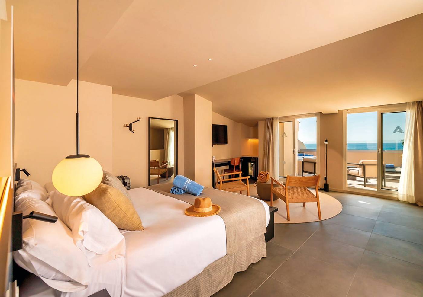 Aqua-Hotel-Promenade-Room-13