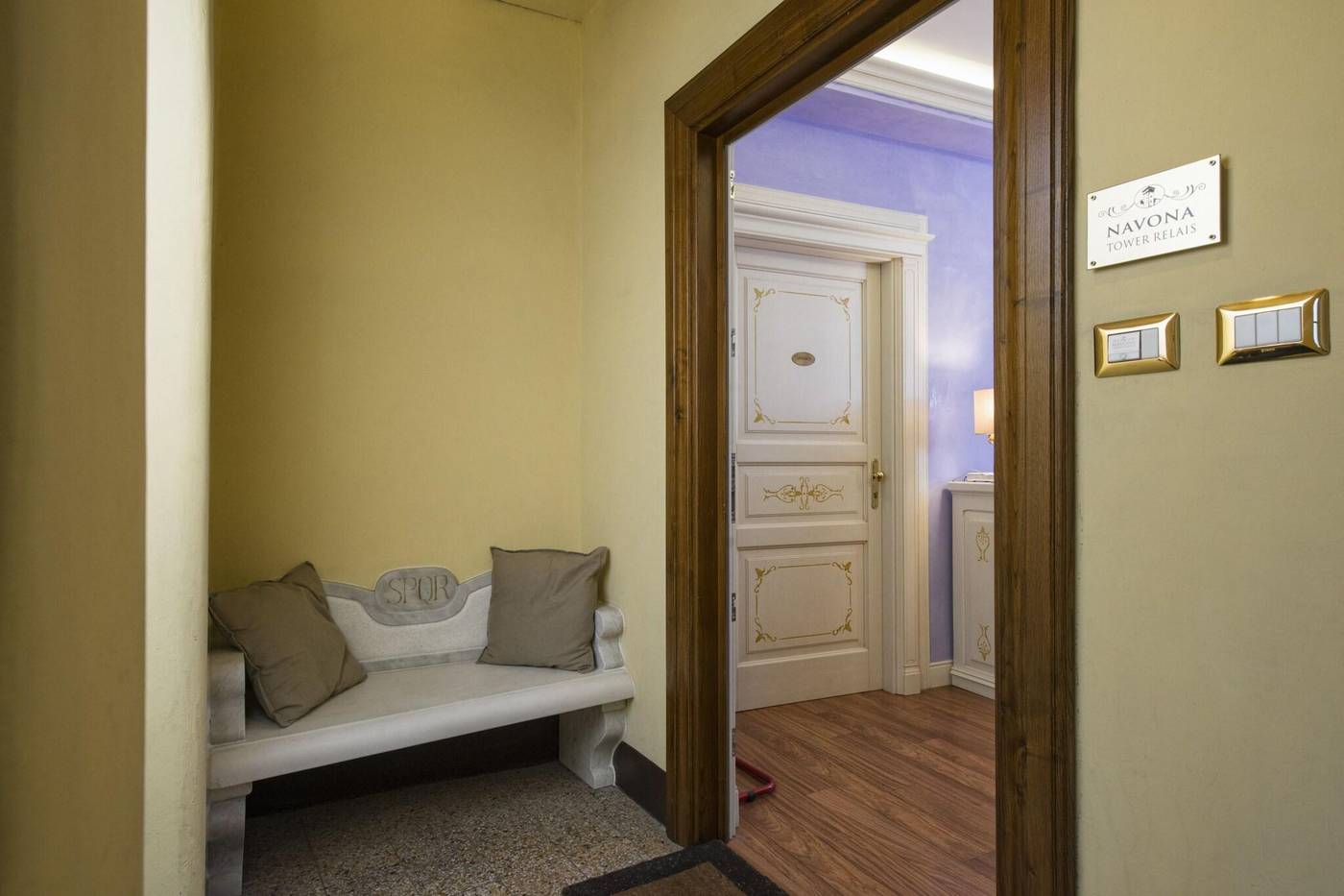 Navona-Tower-Relais-Lobby-22