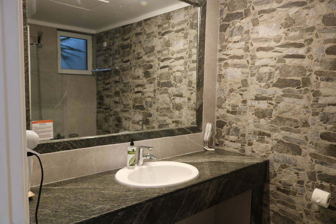 Sovereign-Beach-Hotel-Room-39