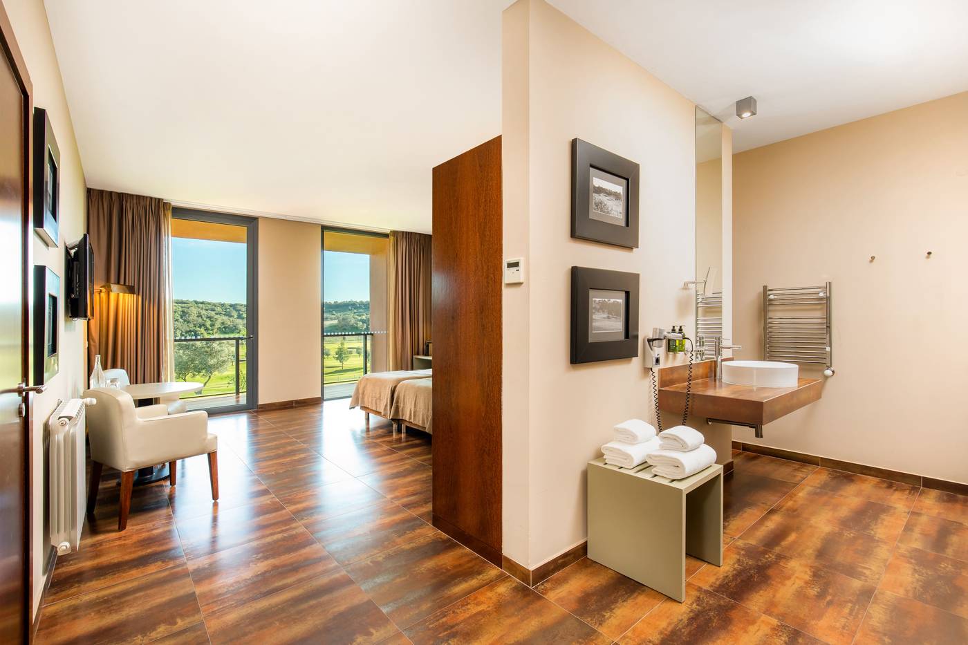 Morgado-Golf---Country-Club-Room-20