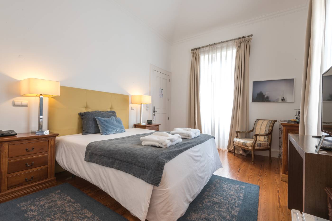 Arts-In-Hotel-Conde-Carvalhal-Room-13