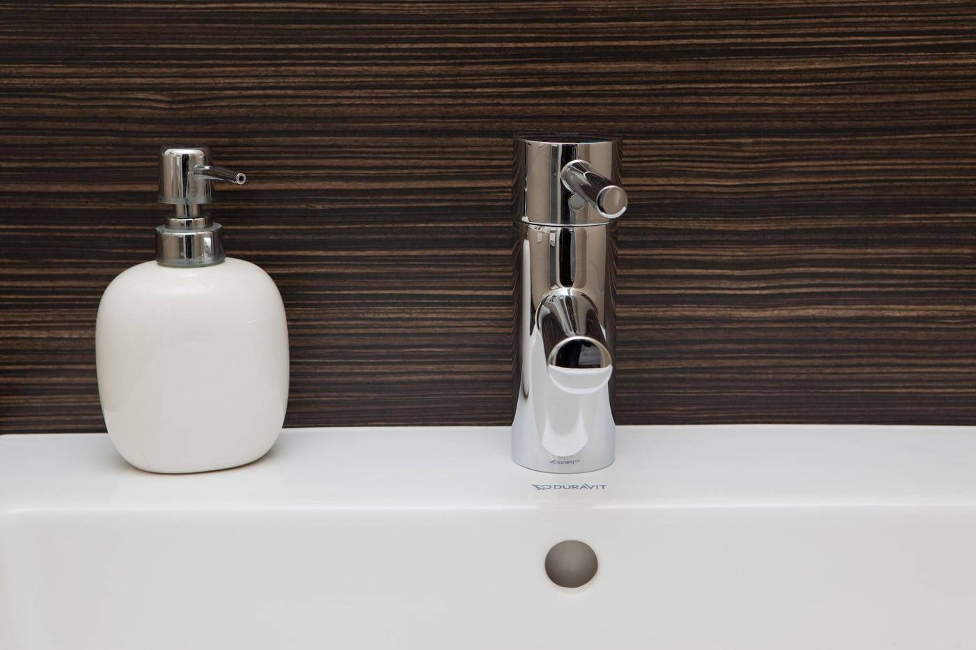 Altstadthotel Grauer Wolf-Germany-ERLANGEN-Room-9