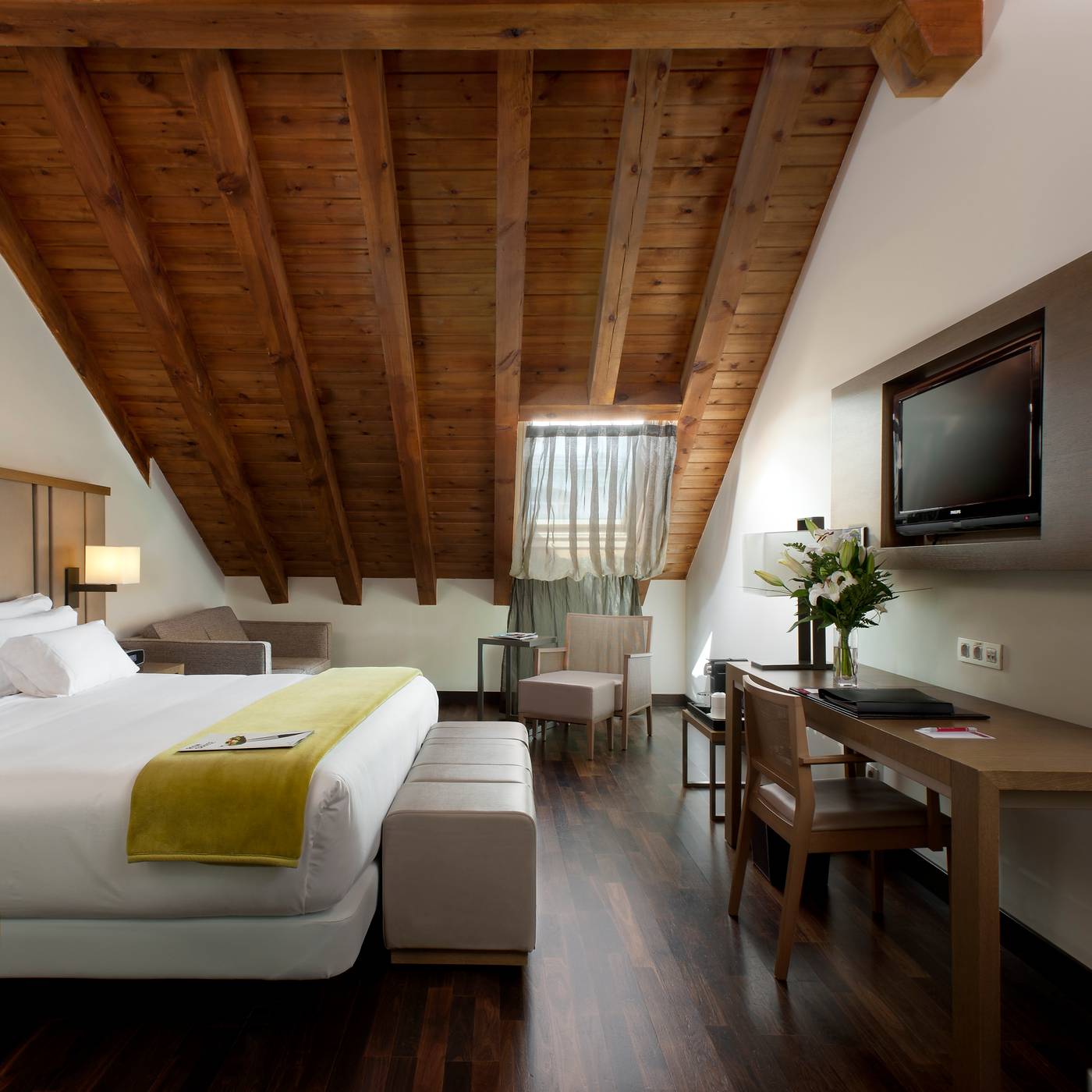 NH-Collection-Madrid-Palacio-de-Tepa-Room-44