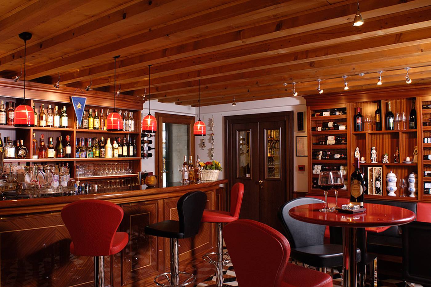 Unahotels-Ala-Venezia--Adults-16--Bar-7