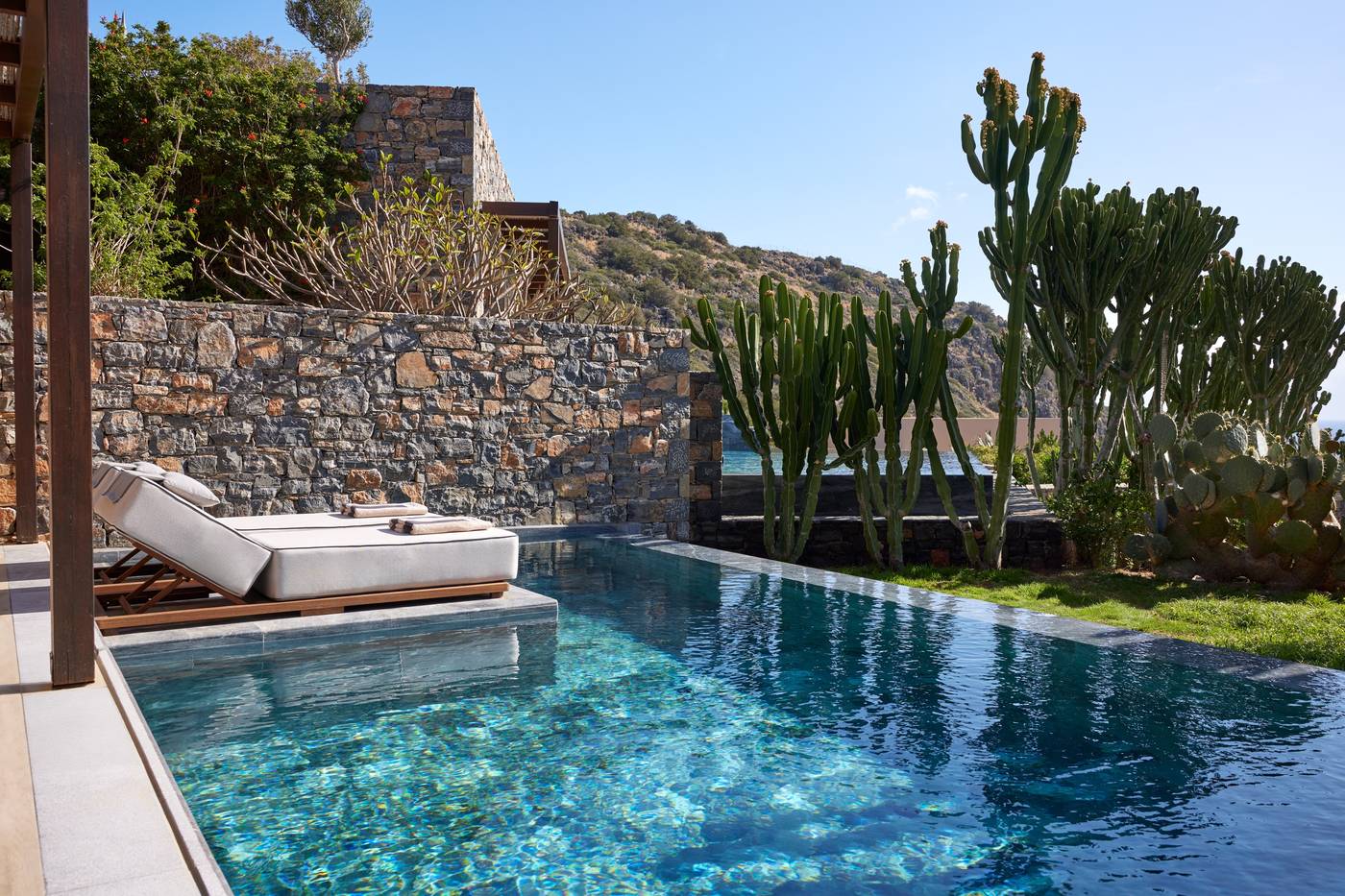 Daios-Cove-Resort---Luxury-Villas-Room-8