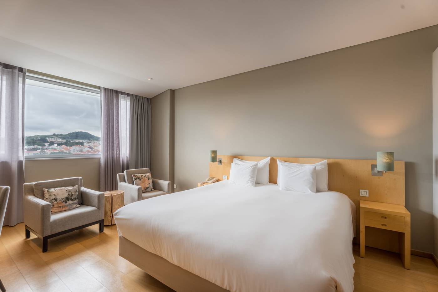 The-Lince-Azores-Great-Room-11