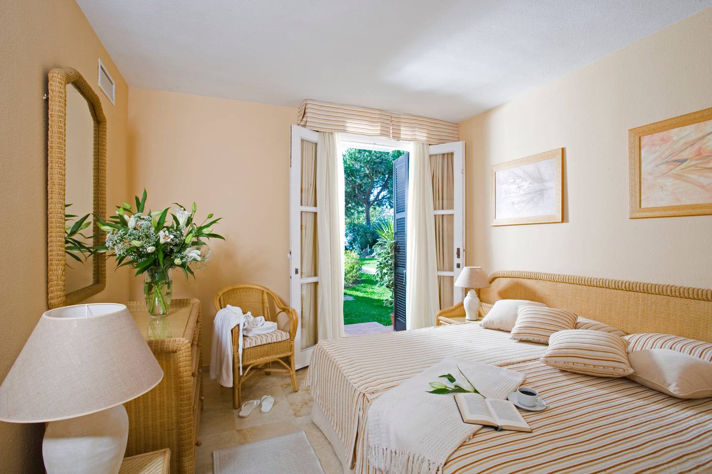 Ona-Alanda-Club-Marbella-Room-36