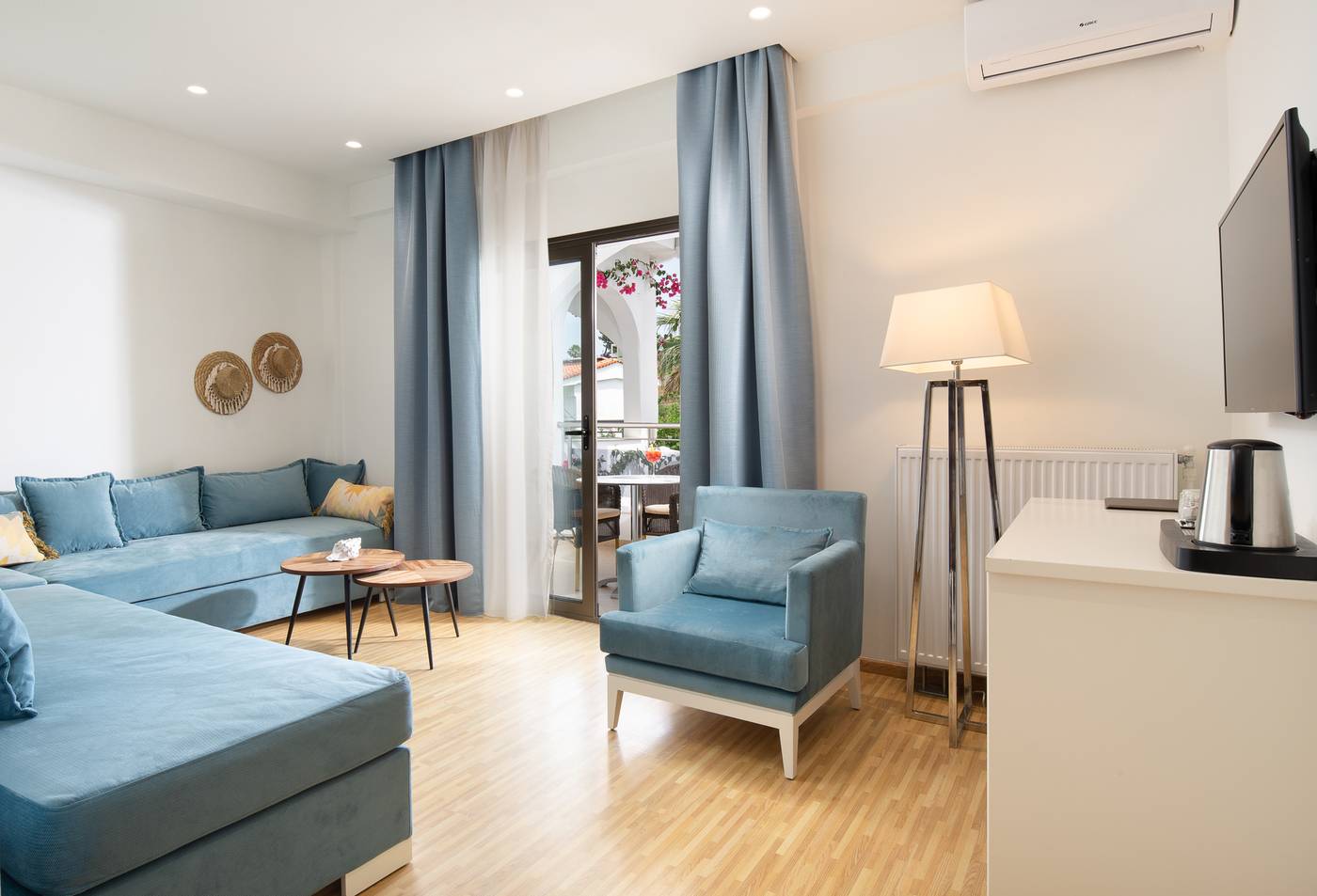 Flegra-Palace-Room-43