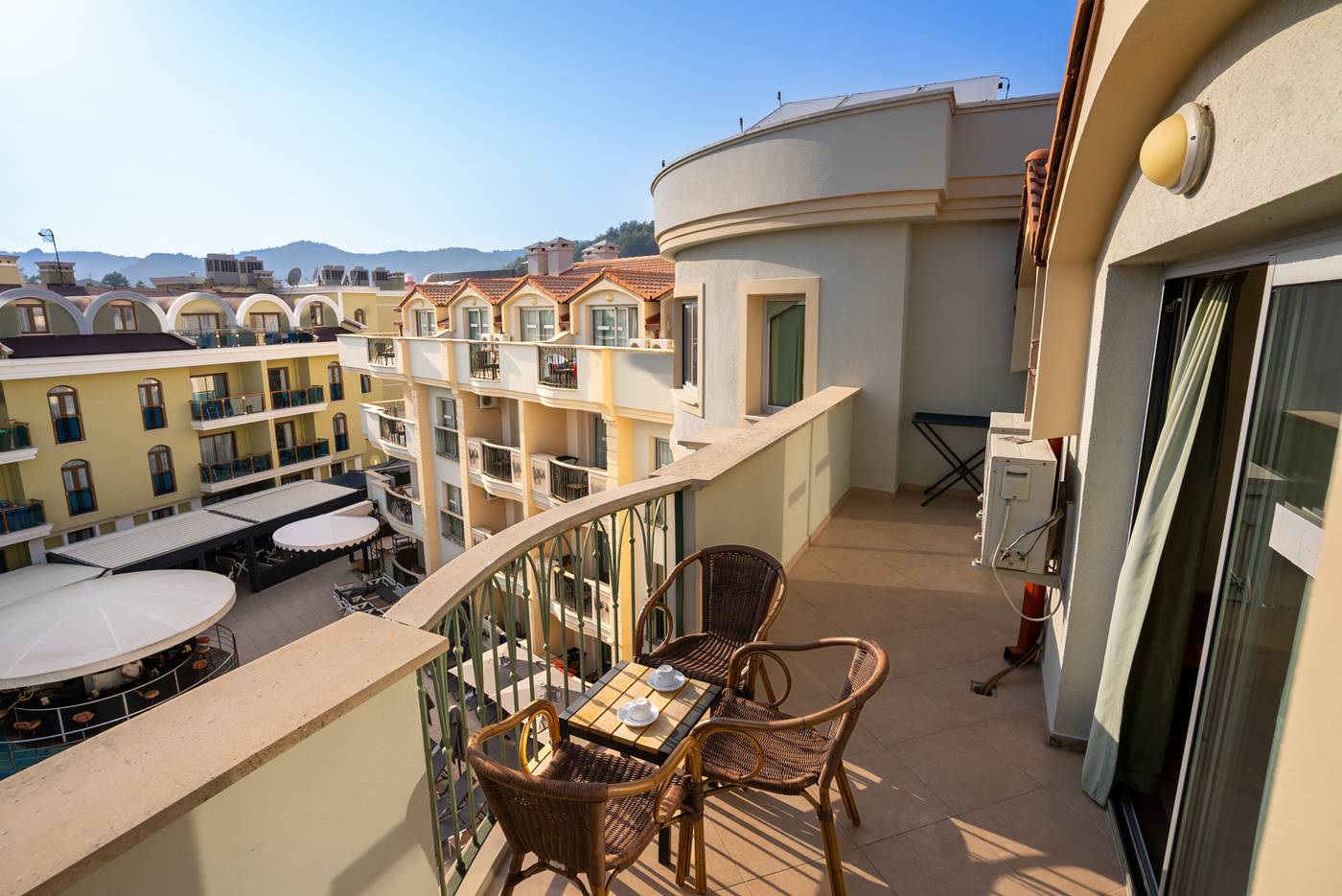 Club-Karakas-Room-16