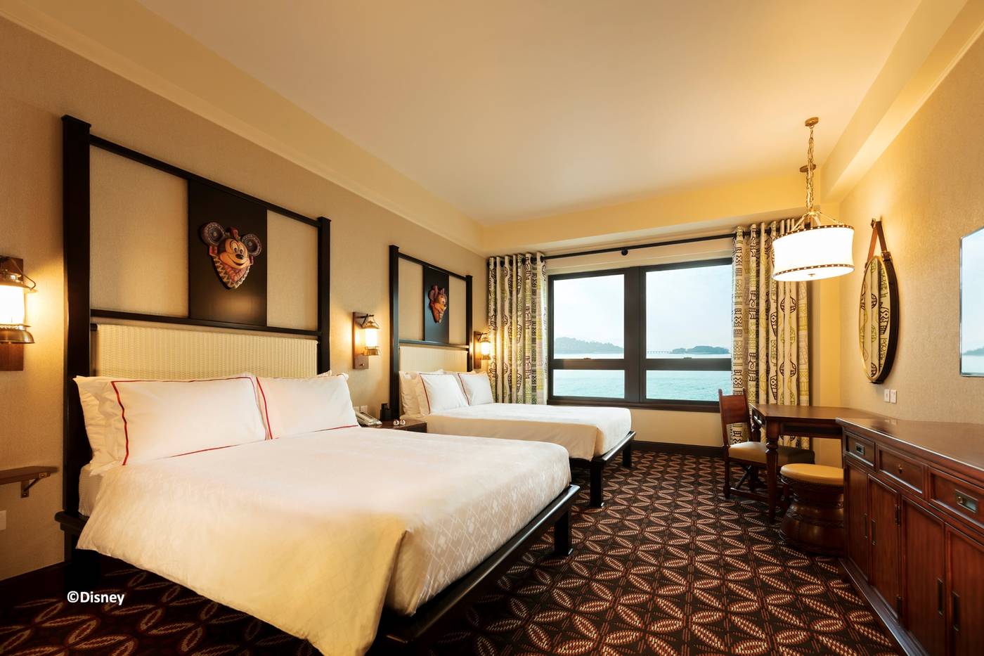 Disney-Explorers-Lodge-Room-8