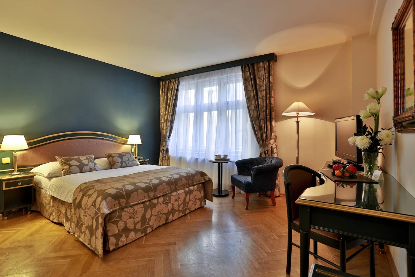 Elysee-Hotel-Room-11