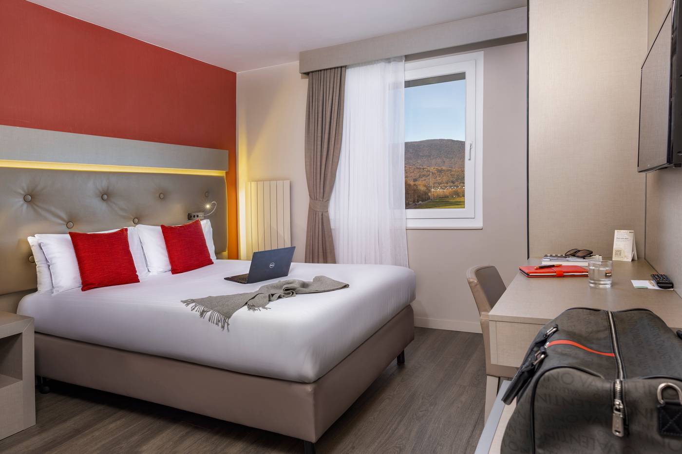 Hotel-Everness--Signature-Collection-Room-10