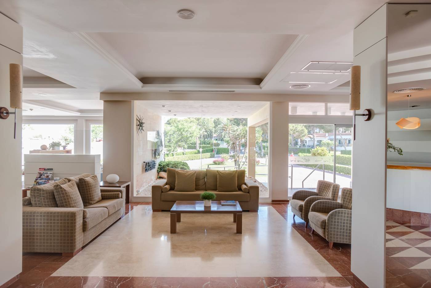 Hotel-55-Santo-Tomas-Lobby-48