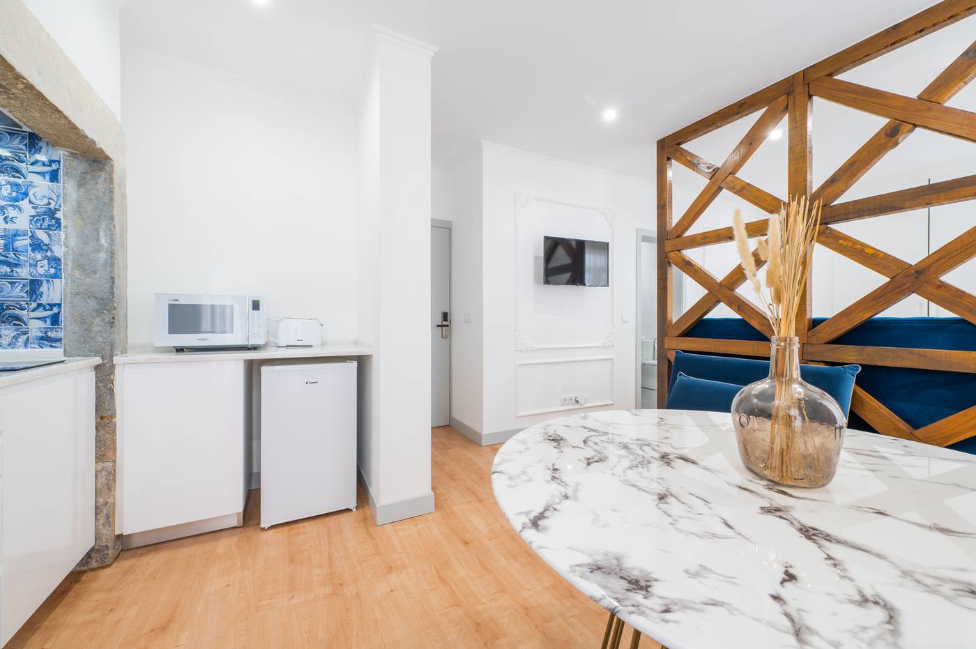 Via-Augusta-129-Room-8