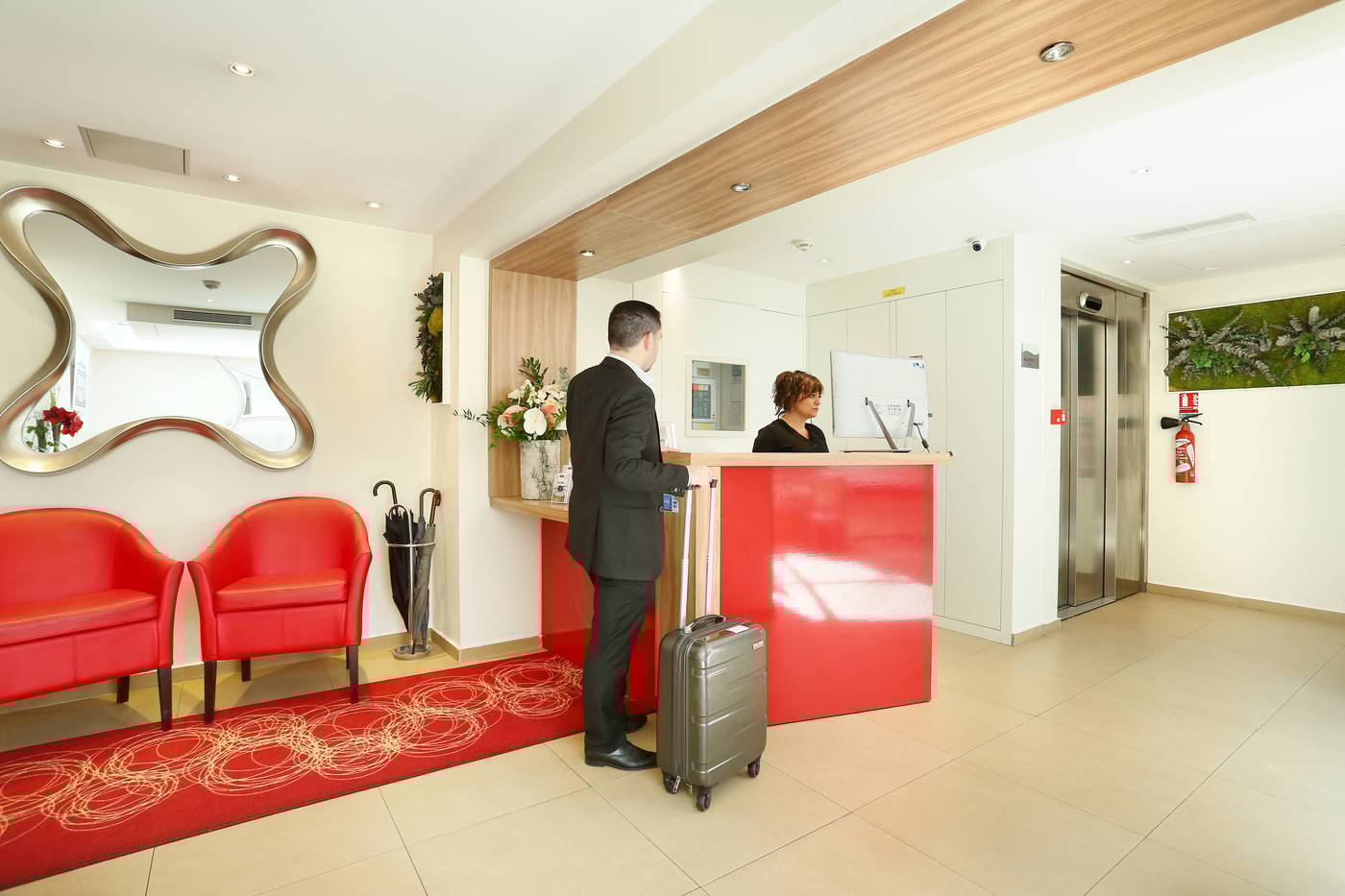 Le-Grand-Hotel-de-Normandie-Lobby-7