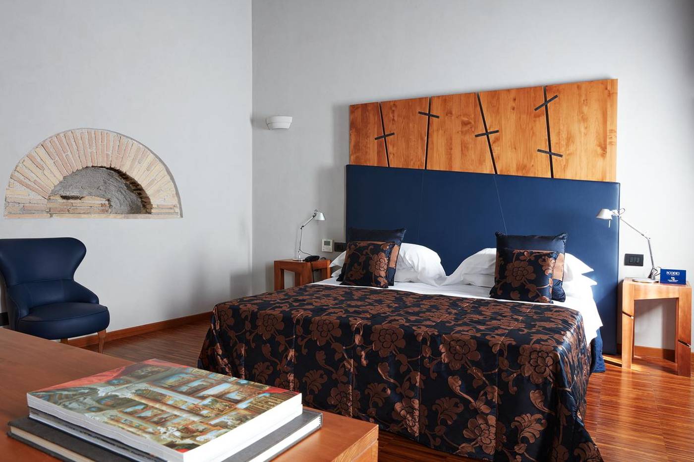 The-Code-Hotel-Room-4