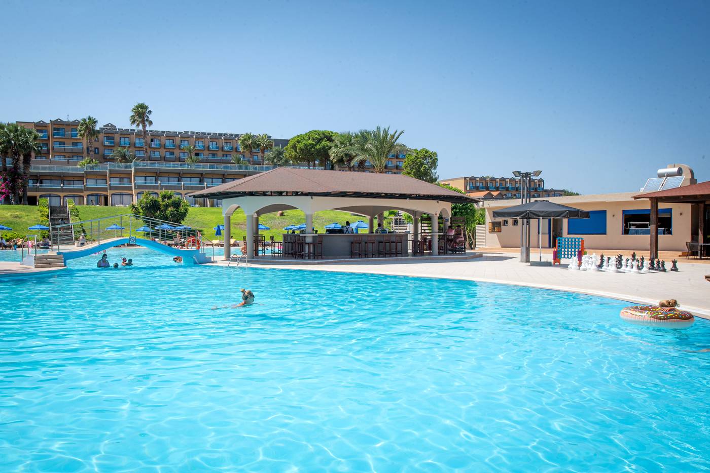 Kresten-Palace-Pool-2