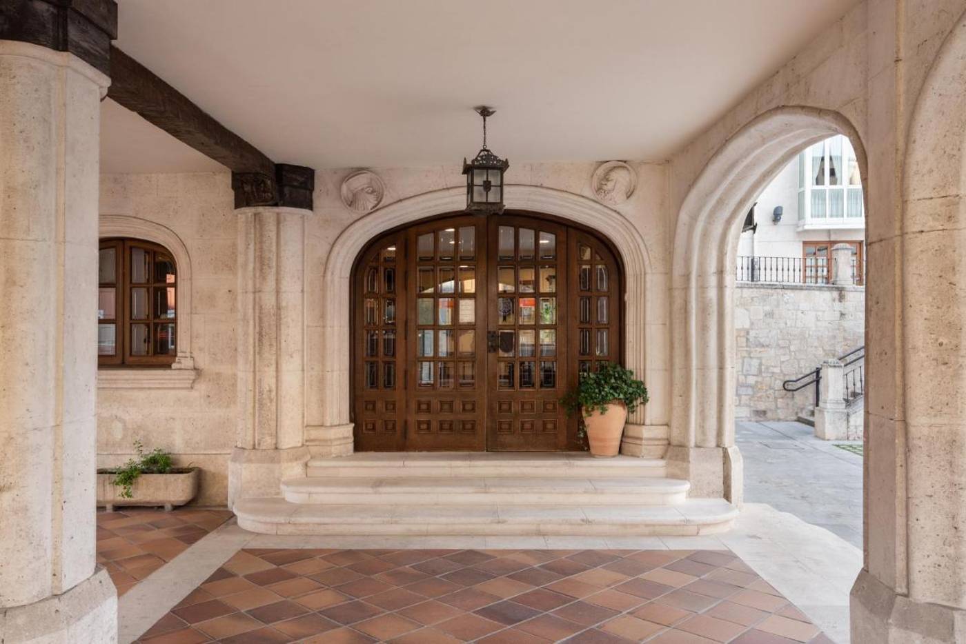 Crisol Meson del Cid-Spain-BURGOS-Lobby-7