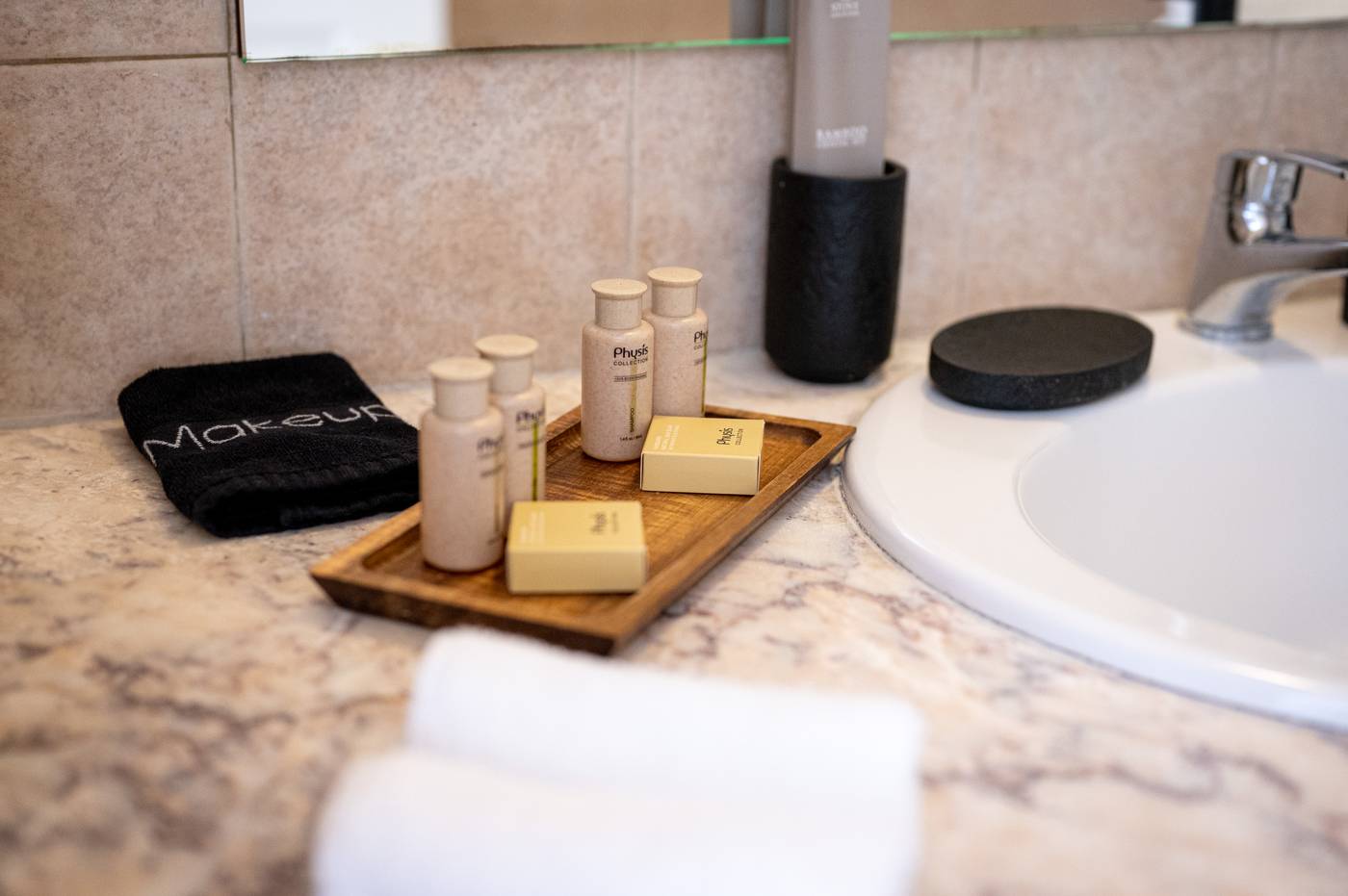 En-Plo-Boutique-Suites---Oia-Santorini-Room-54