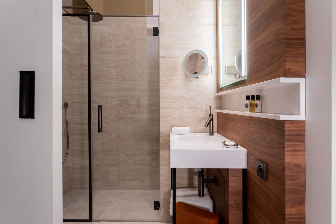 InterContinental-Paris---Champs-Elysees-Etoile--an-IHG-Hotel-Room-53