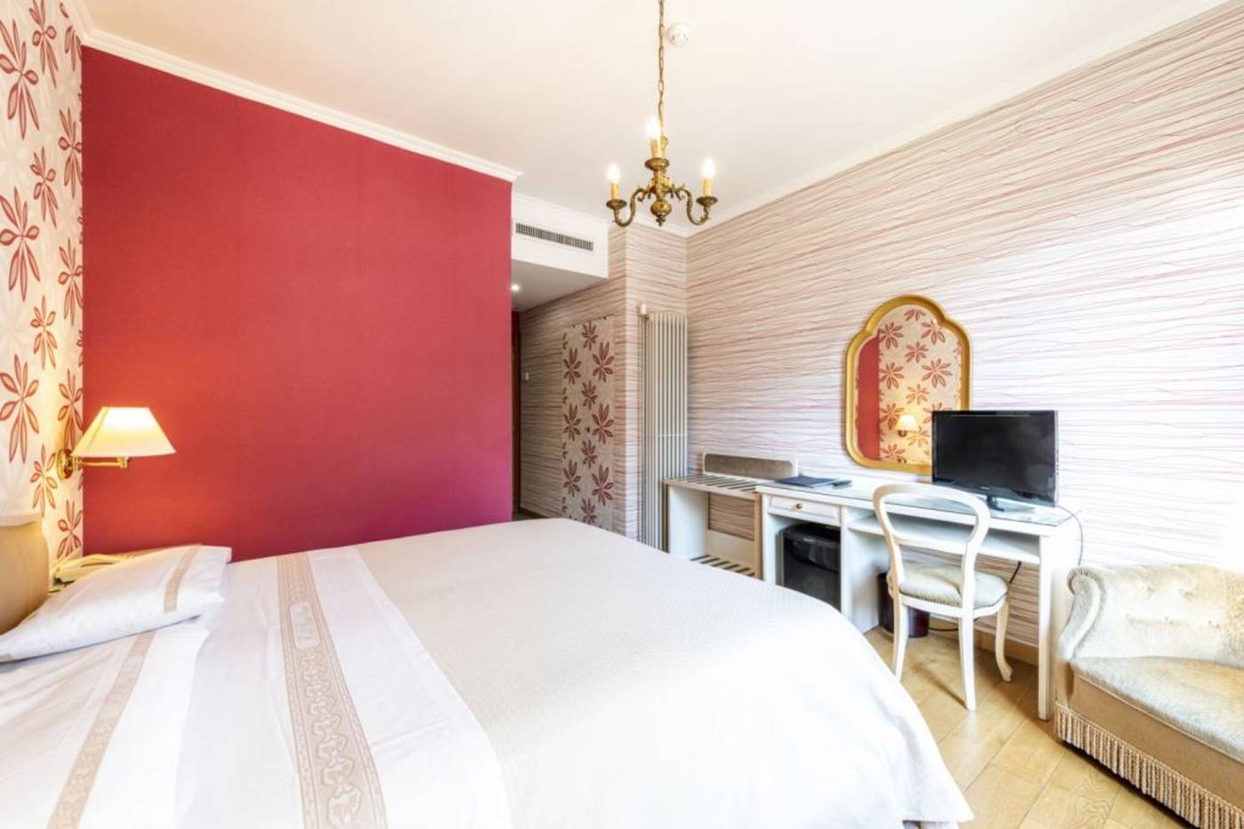 Metropole Suisse-Italy-COMO-Room-10
