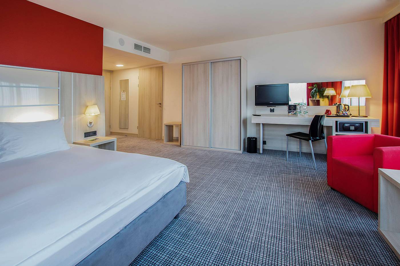 Park-Inn-by-Radisson-Krakow-Room-8