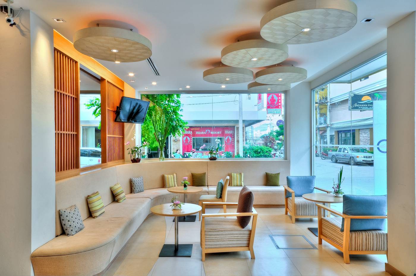 The-ASHLEE-Plaza-Patong-Hotel---Spa-Lobby-27