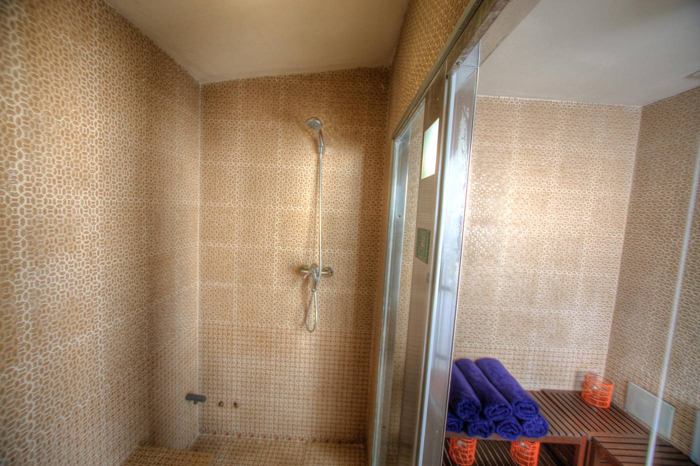 La-Joyita-De-Tarifa-Sports-and-Entertainment-12