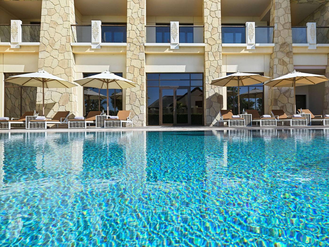 Sofitel-Dubai-The-Palm-Pool-5