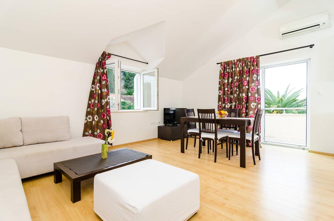 Nikola-Apartments-Room-14