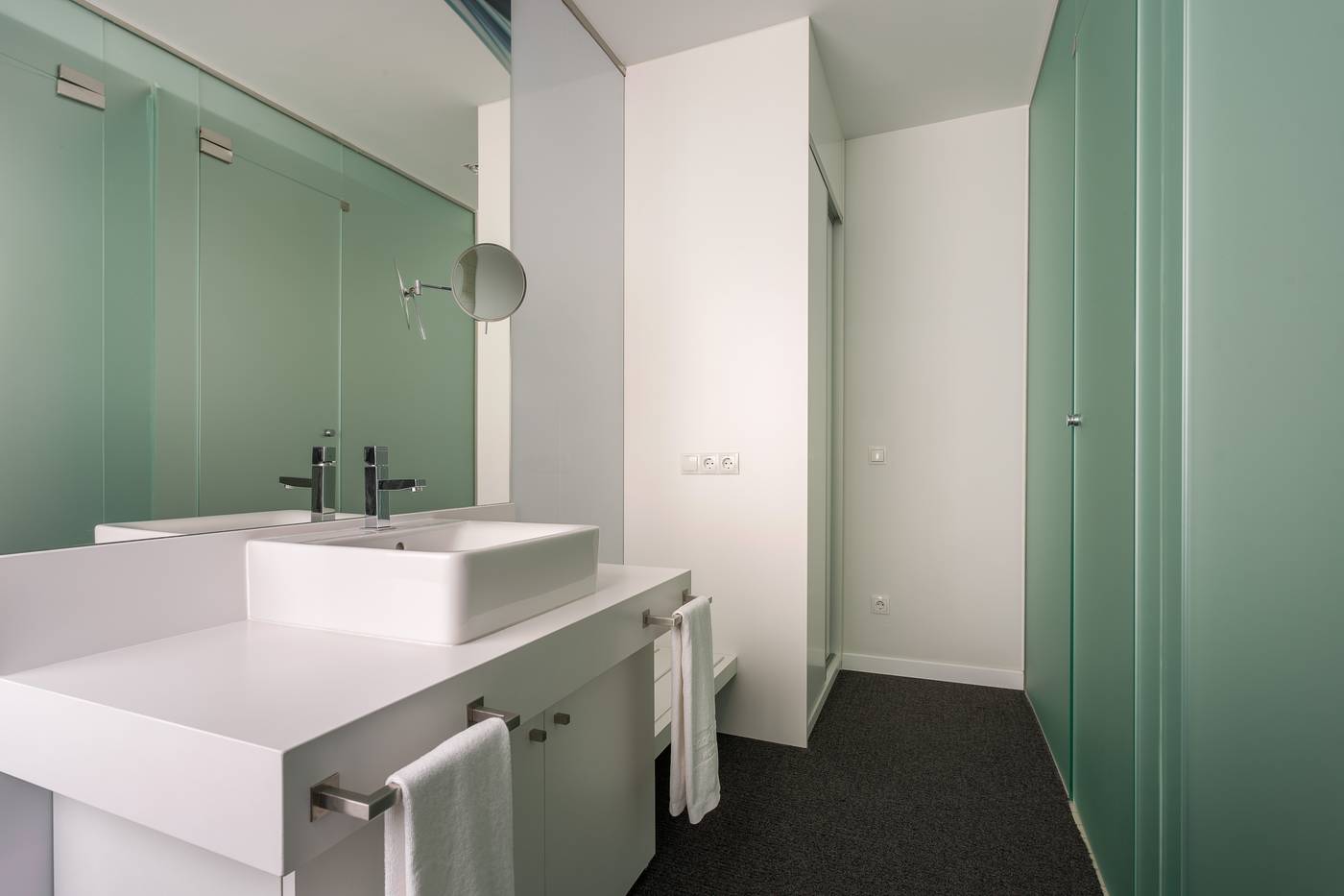 Room-Mate-Oscar-Room-48