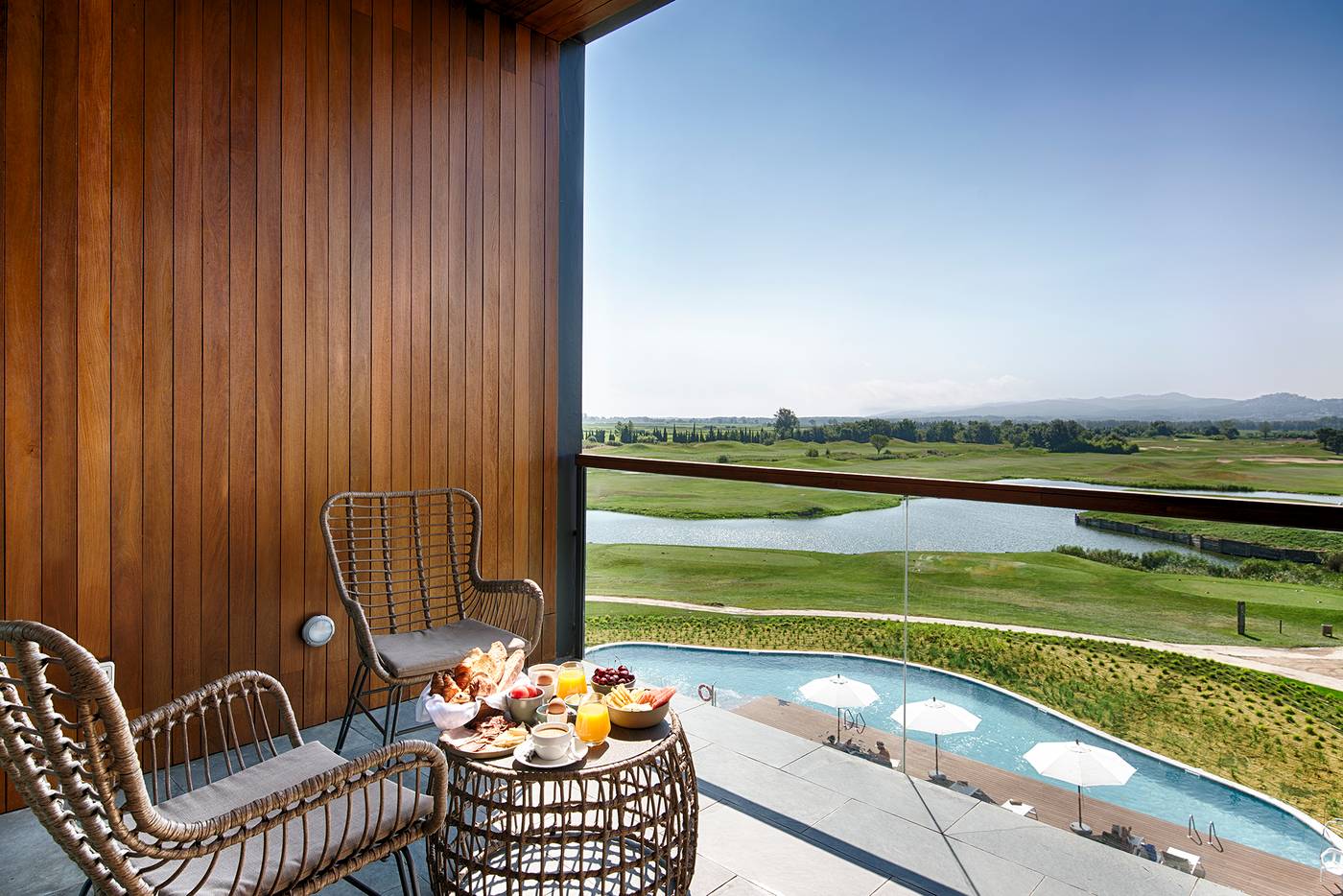 Double-Tree-by-Hilton-Hotel-Emporda-Room-40