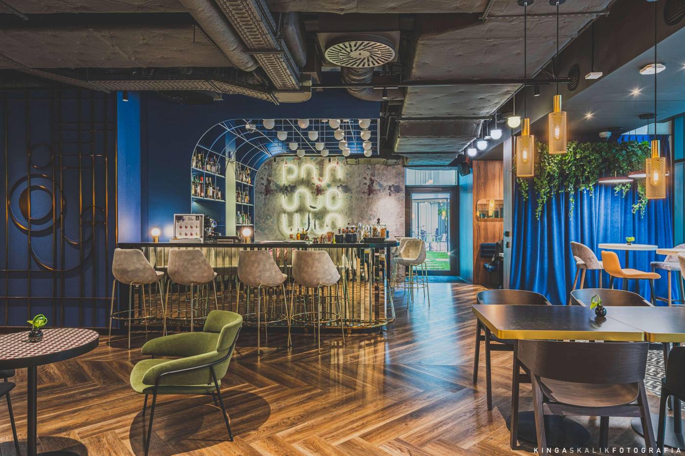 Royal-Tulip-Warsaw-Apartments-Bar-21