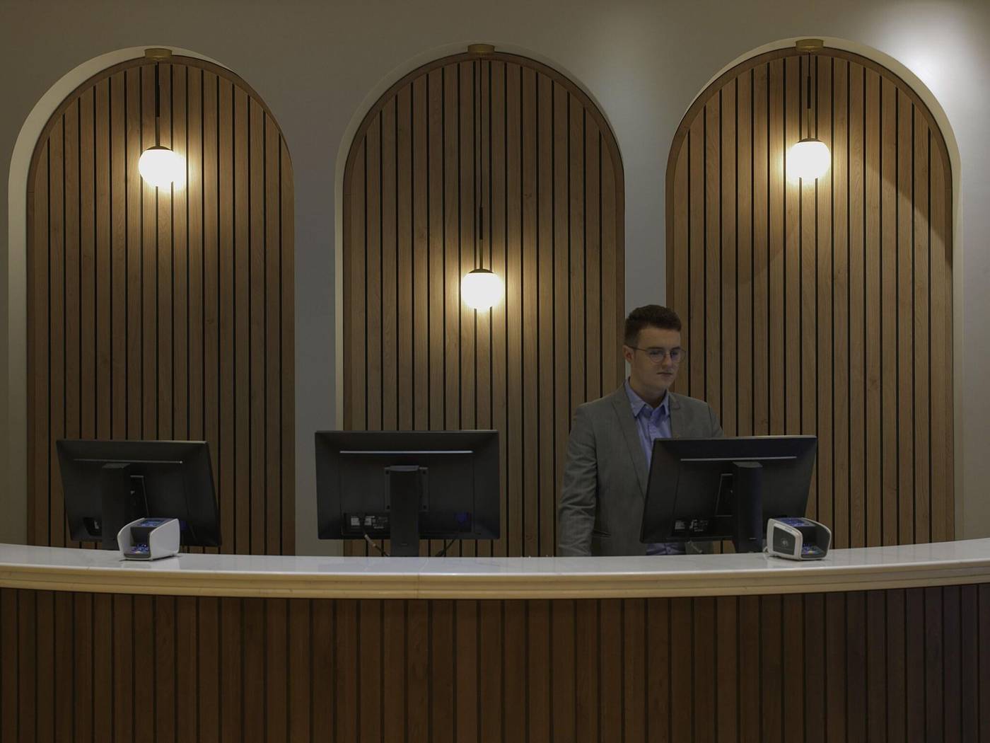 Marriott-Hotel-Paris-Opera-Ambassador-Lobby-24