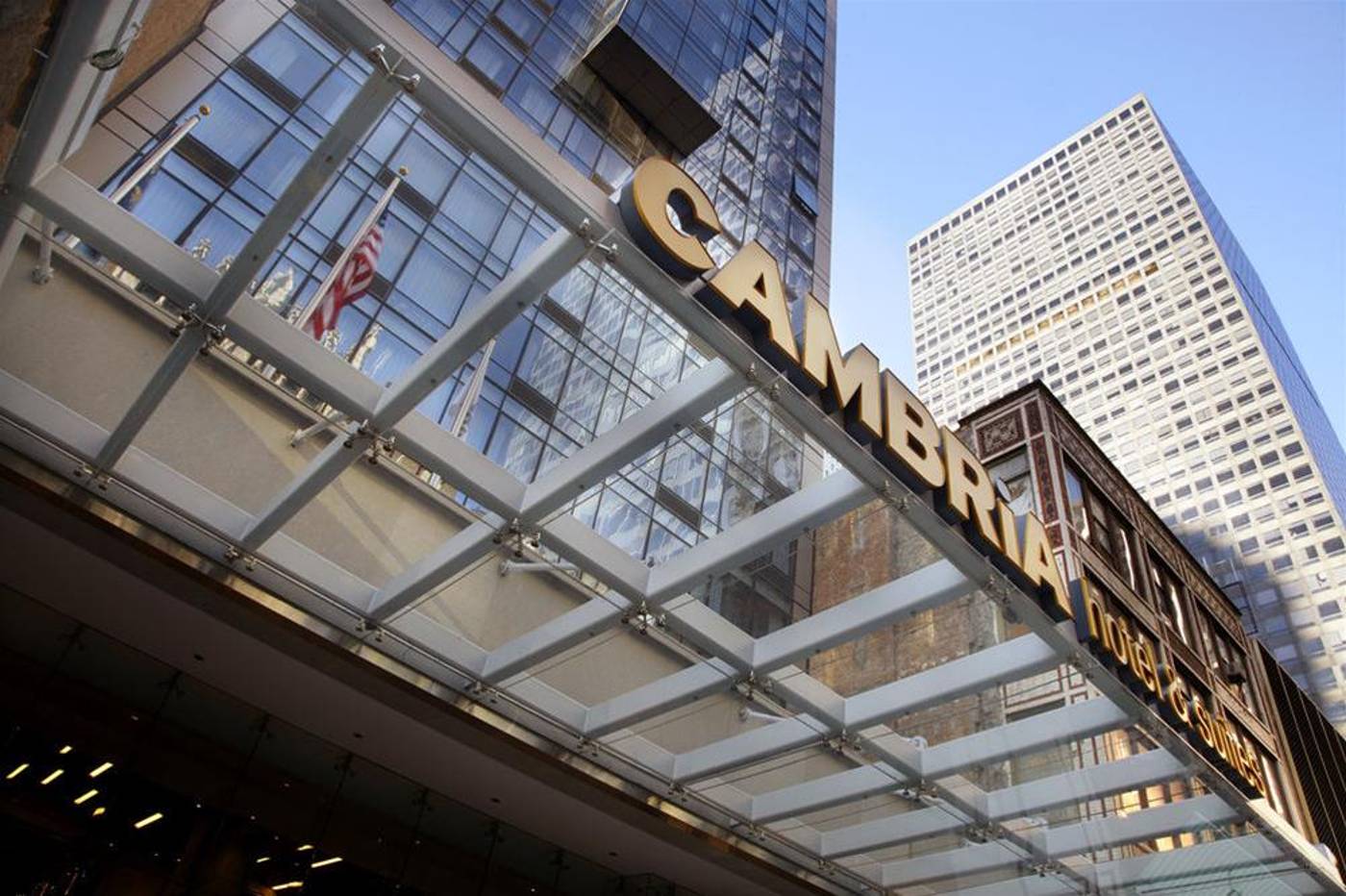 Hilton-Garden-Inn-New-York-Times-Square-North-General-view-22