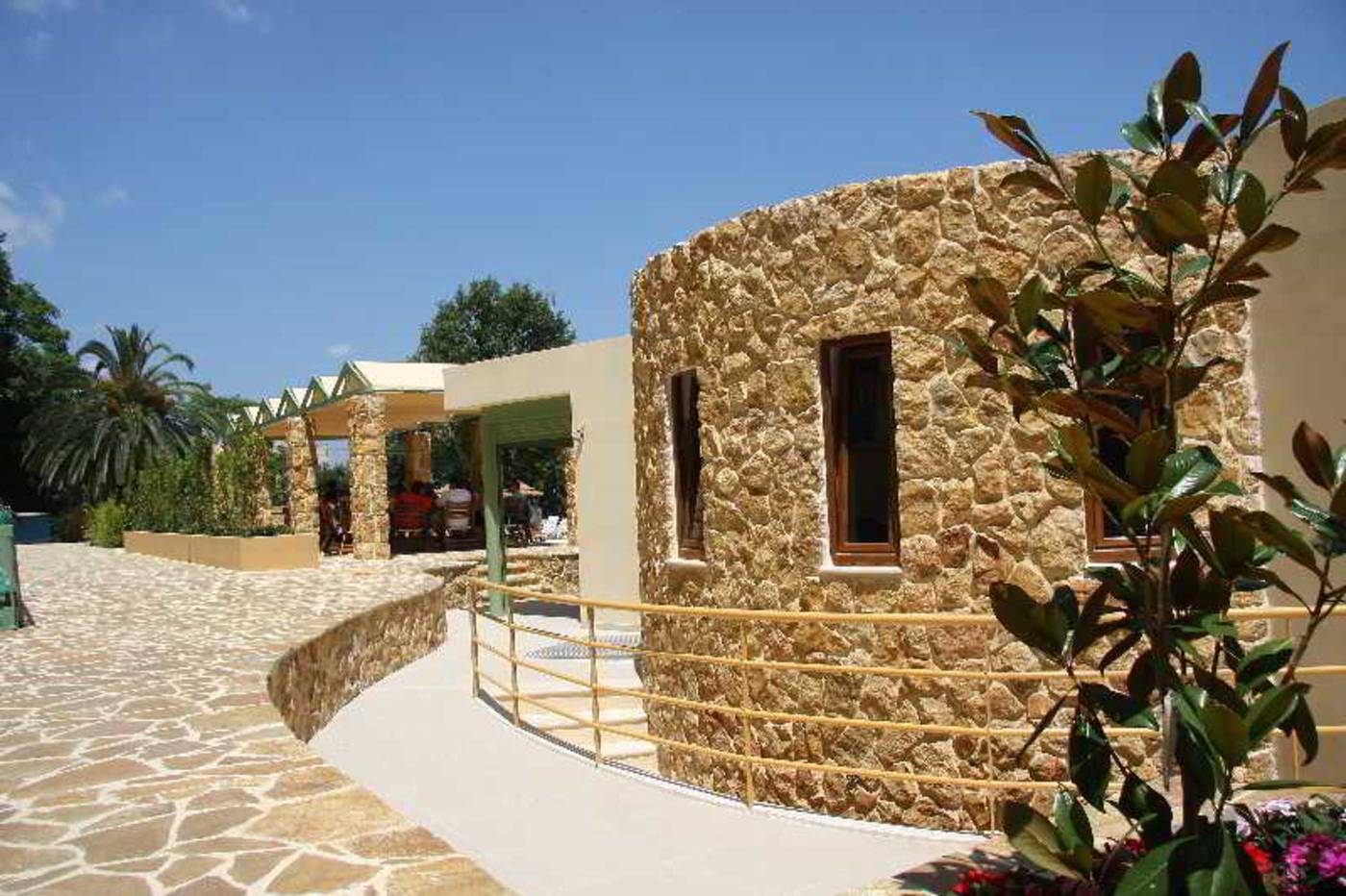 Ariti-Grand-Hotel-General-view-14