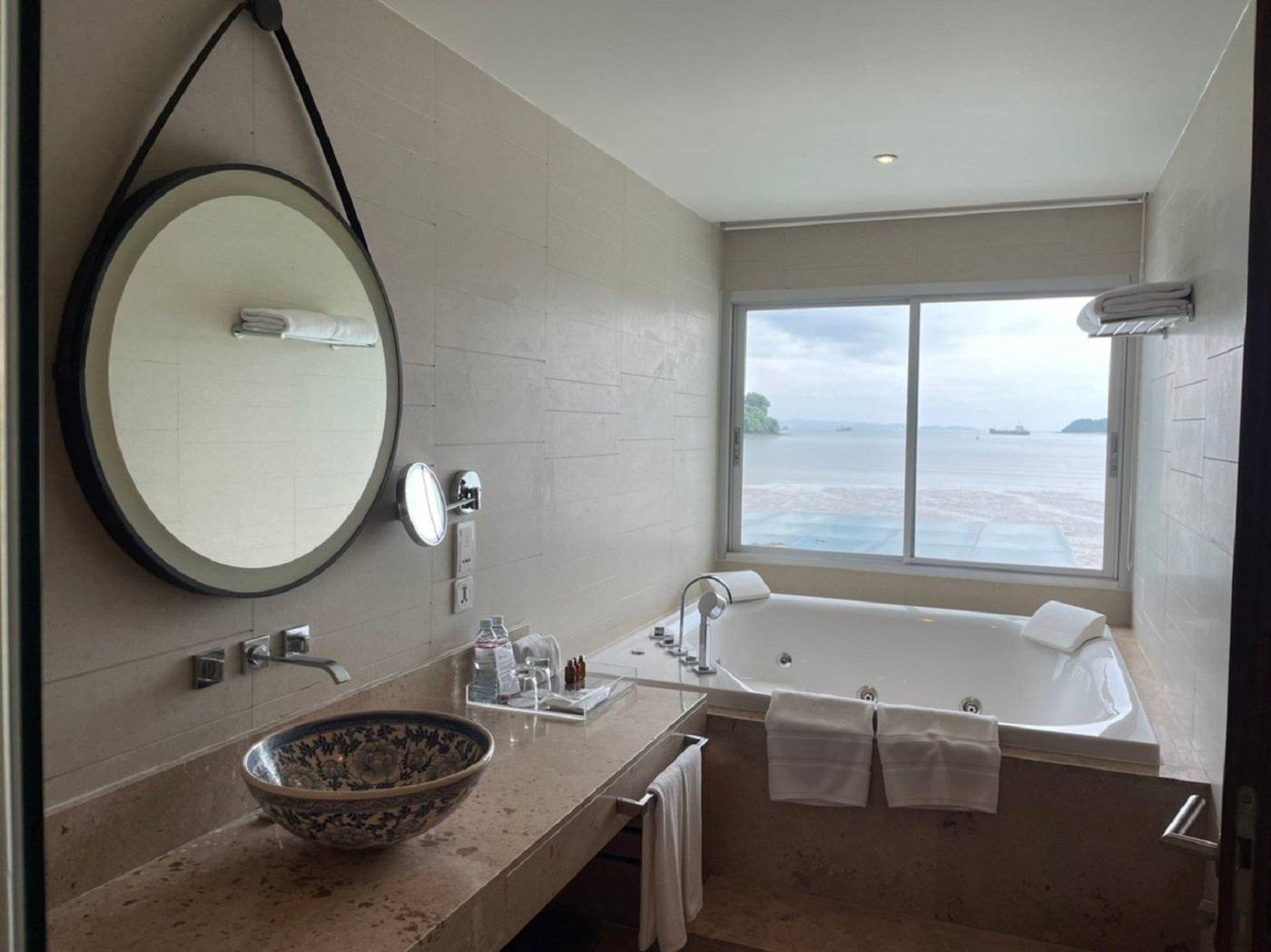 Crowne-Plaza-Phuket-Panwa-Beach-Room-56