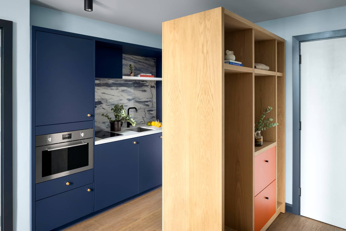 Beckett-Locke--North-Docks-Room-18