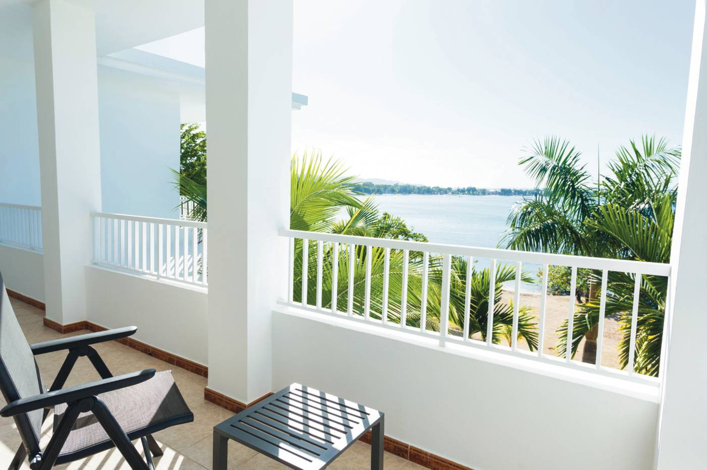 Riu-Club-Negril-All-Inclusive-Terrace-14