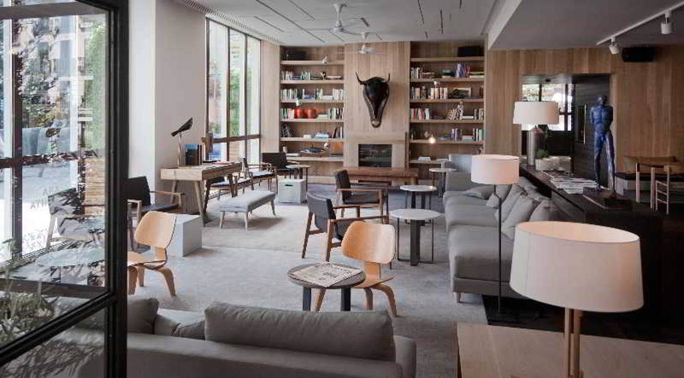 ME-Madrid-Reina-Victoria-Bar-27