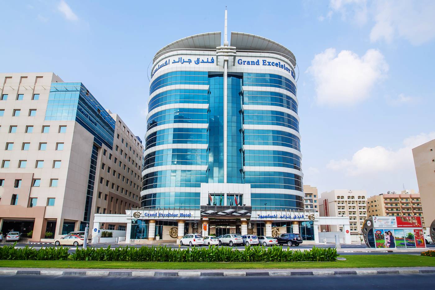 Grand-Excelsior-Bur-Dubai-General-view-8