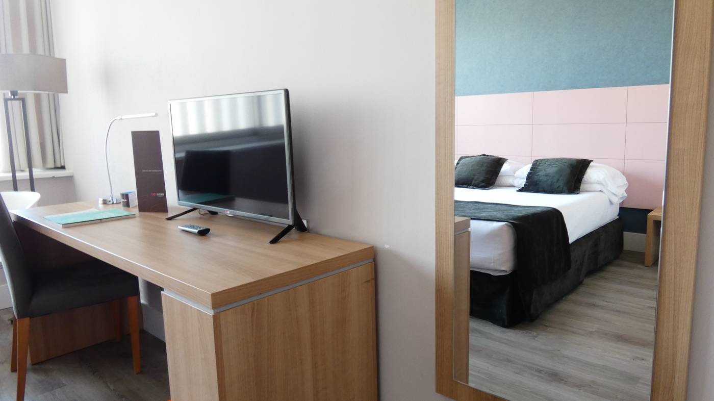 Weare-Chamartin-Room-16