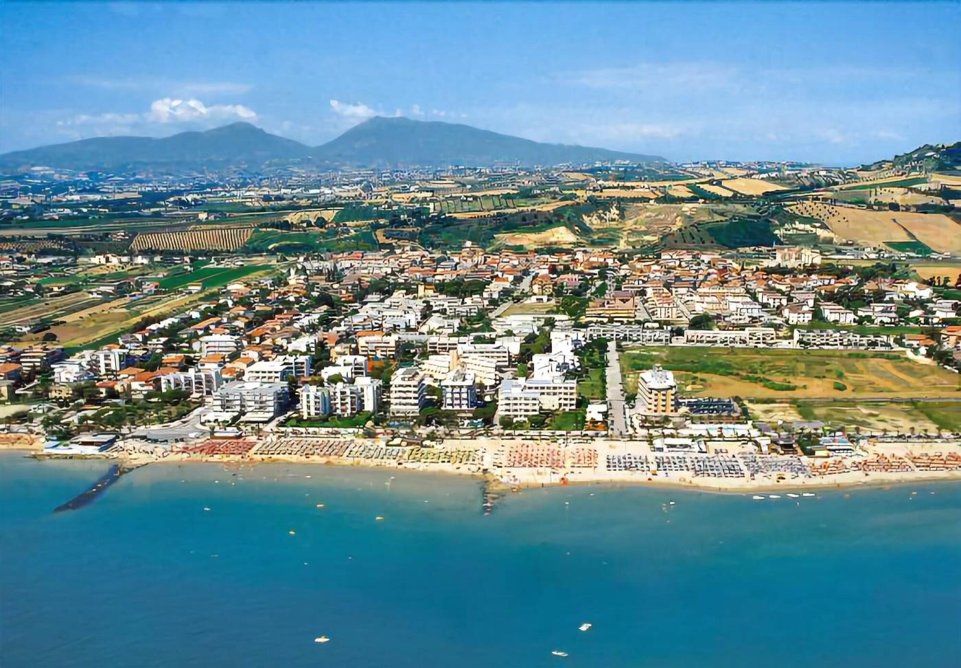 Hotel Corallo-Italy-MARTINSICURO FRAZIONE VILLA ROSA-General view-7