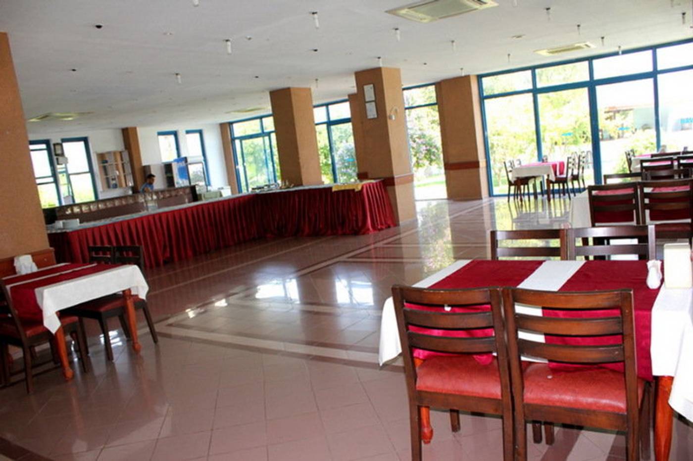 Aymes-Hotel-Restaurant-16