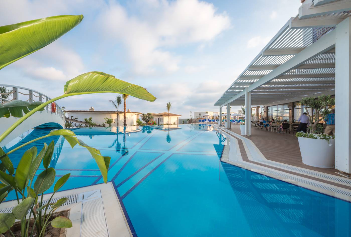 Sirius-Deluxe-Hotel-Pool-6