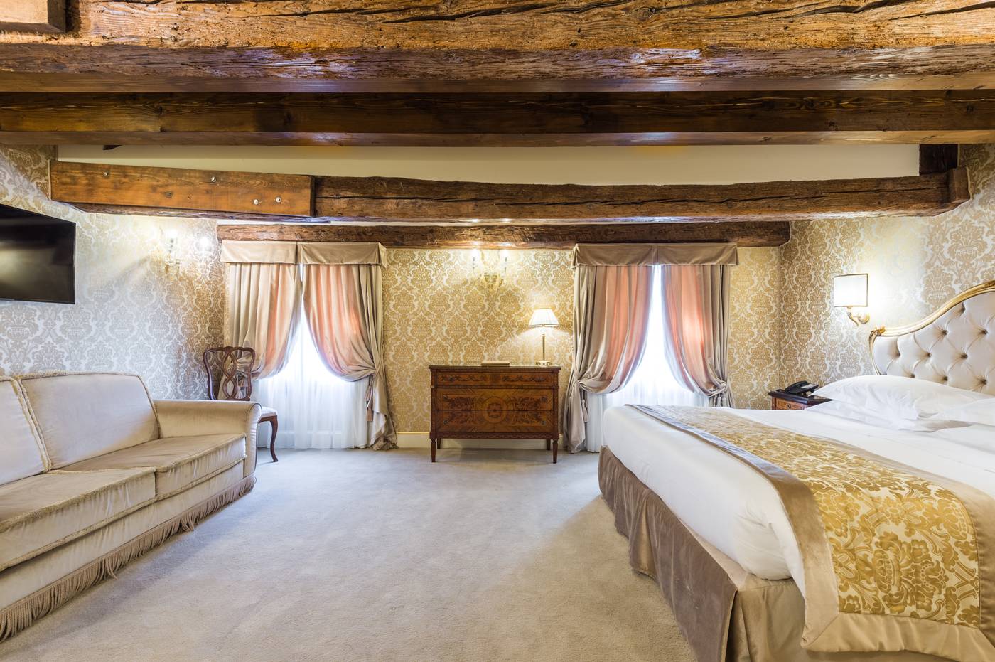 Ai-Cavalieri-Room-31