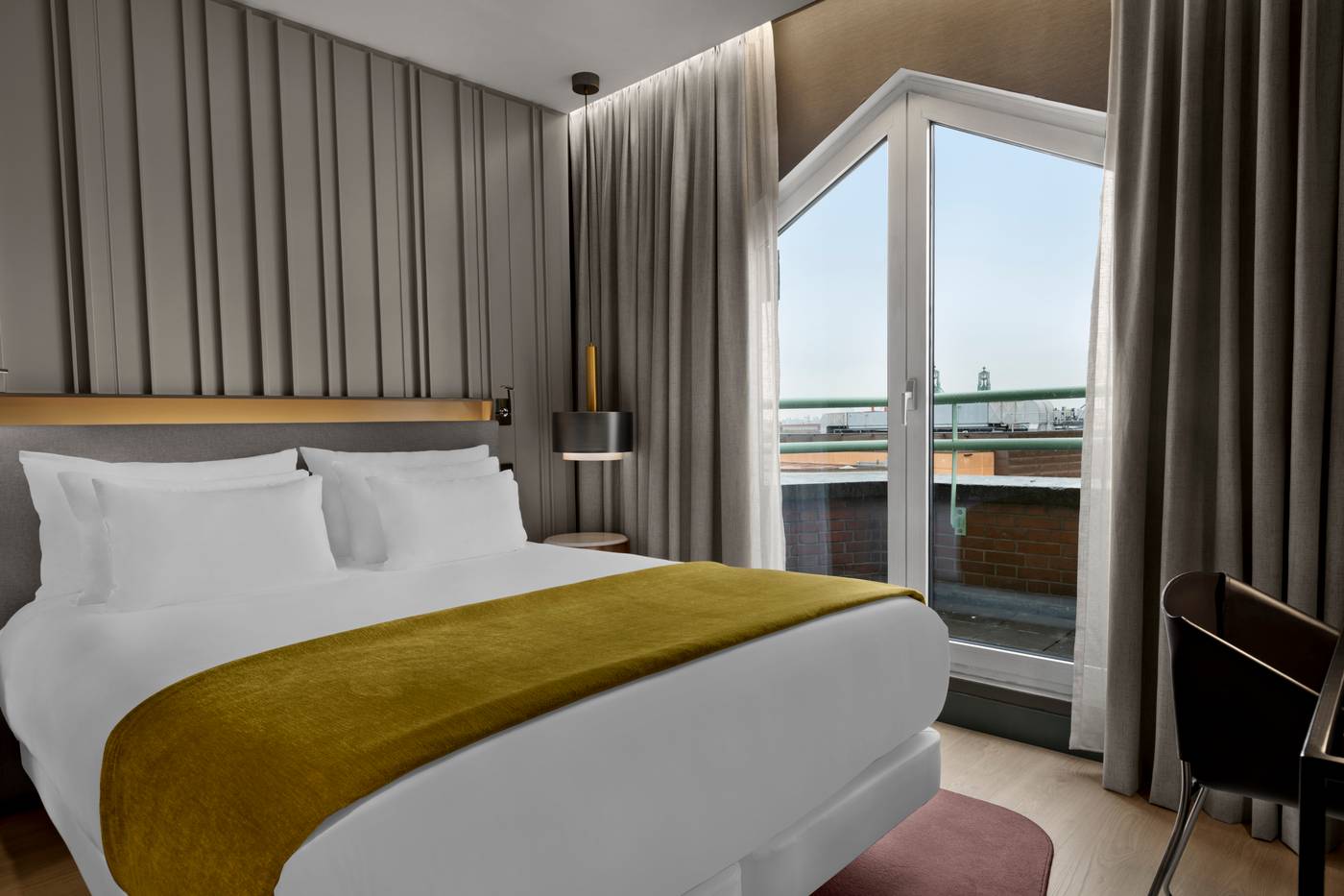 NH-Collection-Amsterdam-Flower-Market-Room-36