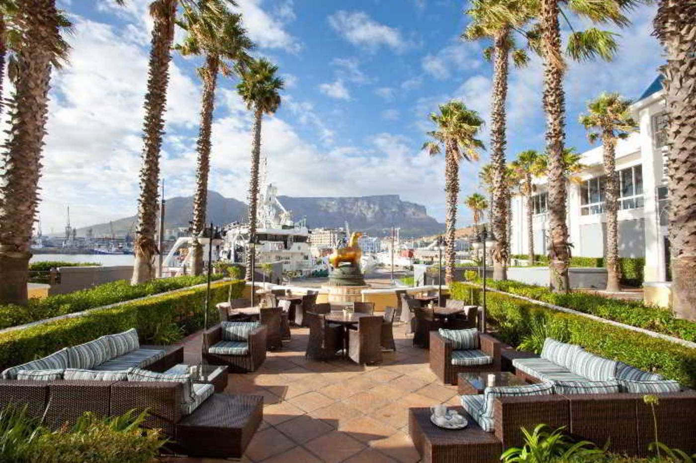 The-Table-Bay-Hotel-Terrace-67