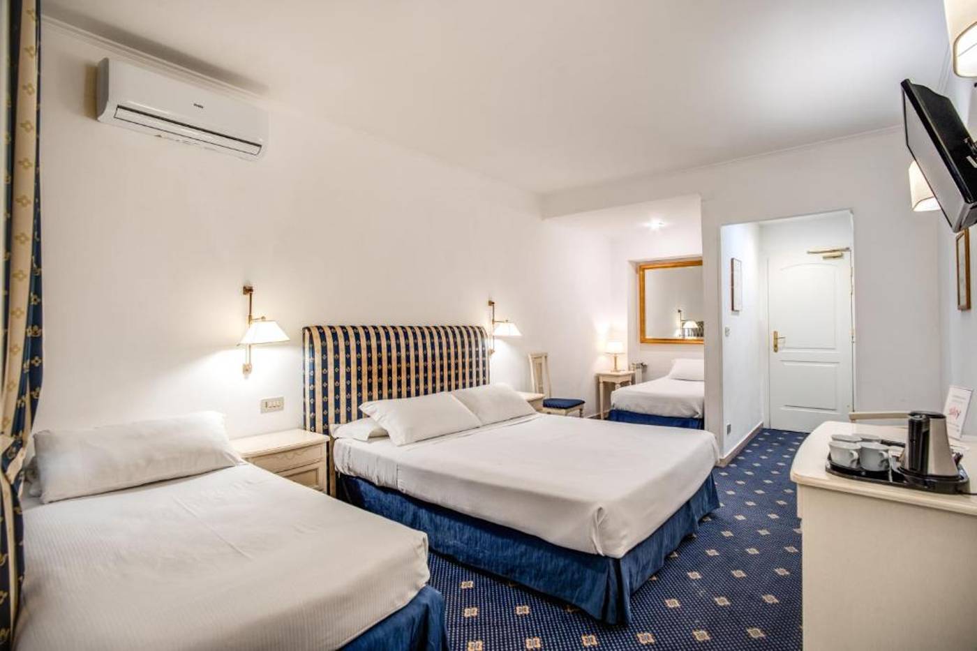 Hotel-Napoleon-Room-18